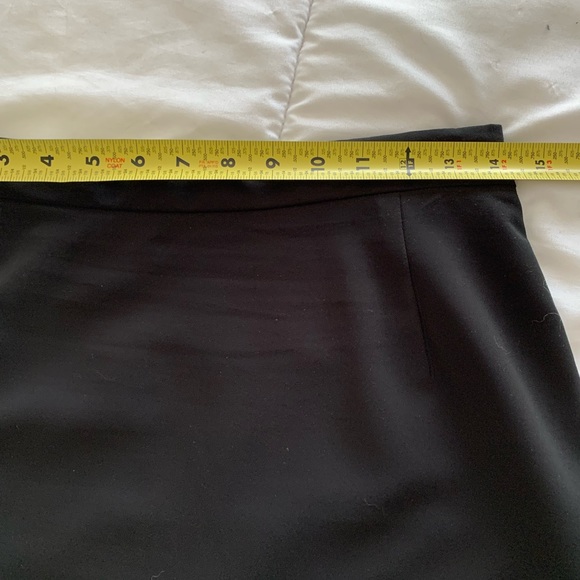 Authentic vintage Prada black skirt size 44 with bow on the back - Picture 4 of 13